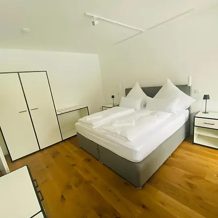 Hotel Altes Kelterhaus & Plein By Markus Plein Wintrich