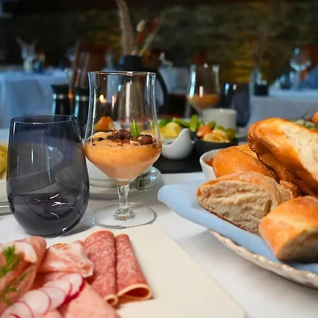 Altes Kelterhaus & Plein By Markus Plein *